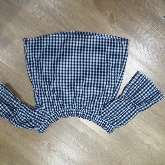 Abercrombie and Fitch Off-shoulder checkered top - Picture 9 of 10